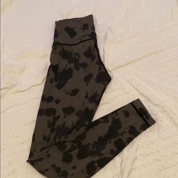 RARE lululemon lab leggings - Picture 3 of 3